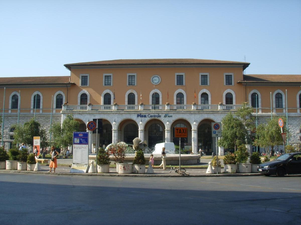 Pisa Stazione - Centro Appartamento Elegante Con Netflix Kültér fotó